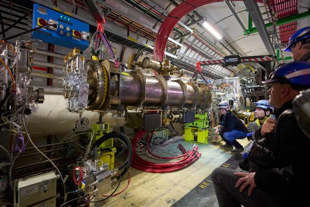 vInstallation of the MKI-Cool during the 2022–23 year-end technical stop. (Image: CERN)
