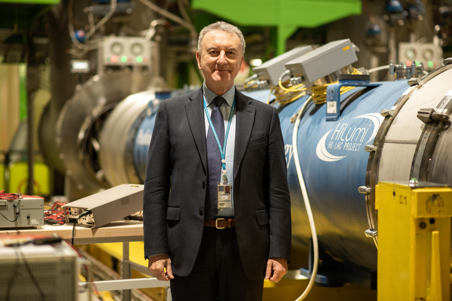 Lucio Rossi receives a prize from the European Physical Society