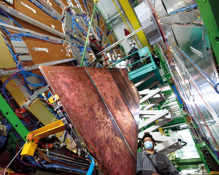 ATLAS and CMS prepare for Phase II