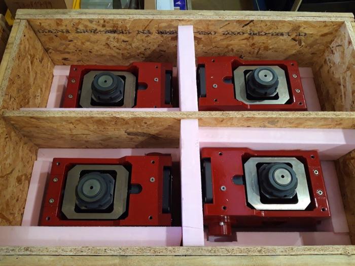 First jacks for the HL-LHC IT String delivered